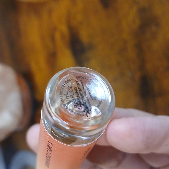 SKYLAR CLEAN BEAUTY ROLLERBALL Sunkissed Dahlia 3/4 Bottle - Picture 5 of 6
